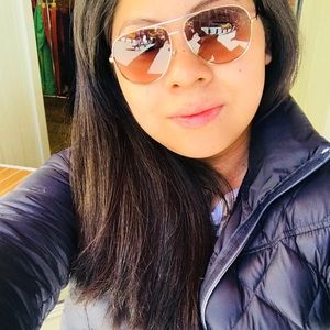 Meet your Posher, Briz